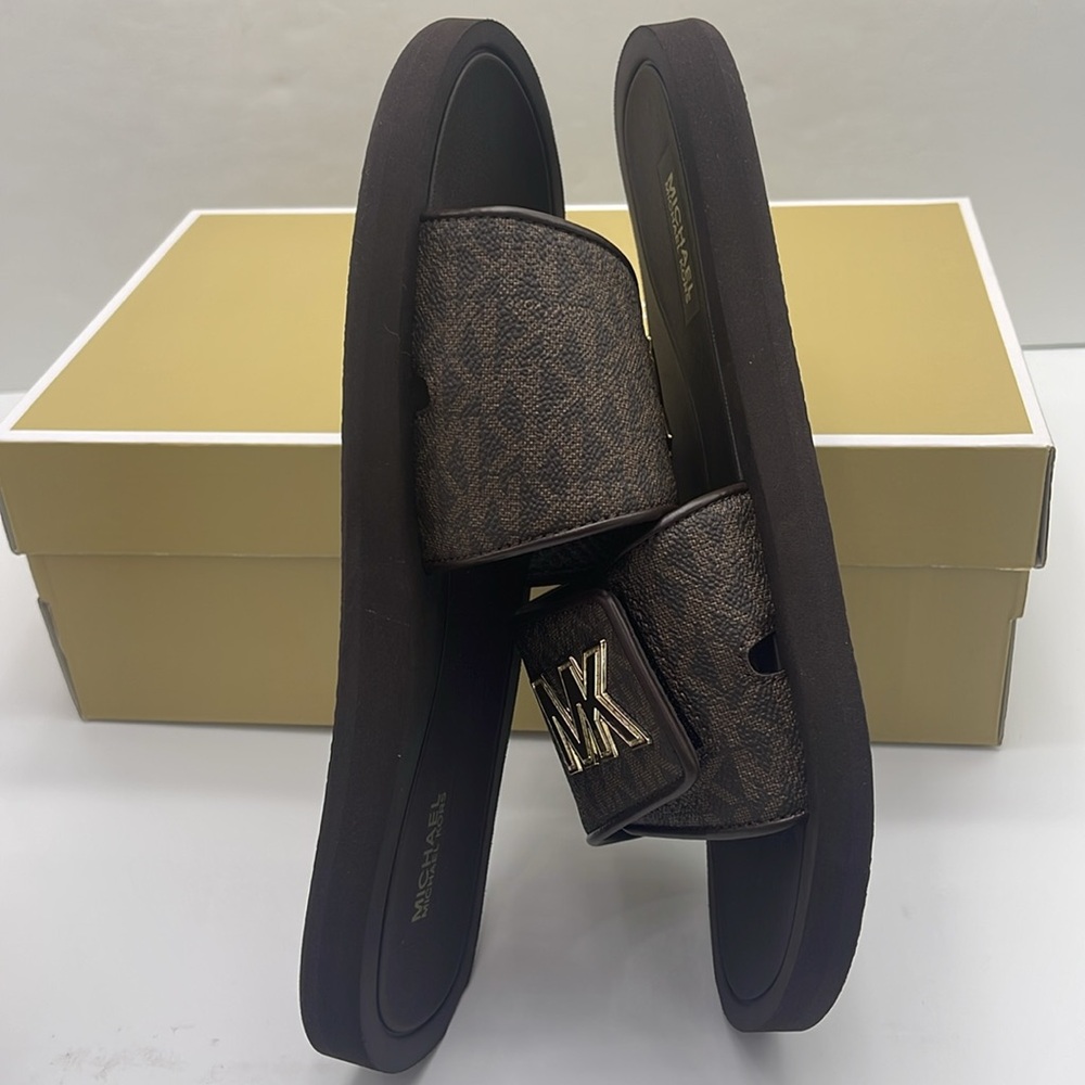 MICHAEL KORS Palmer Signature Logo Slide Sandal
Brown 
NWT - Picture 11 of 16